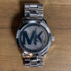 Michael Kors Runway MK5544 womens quartz watch